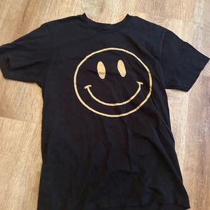 BLACK SMILEY FACE TEE